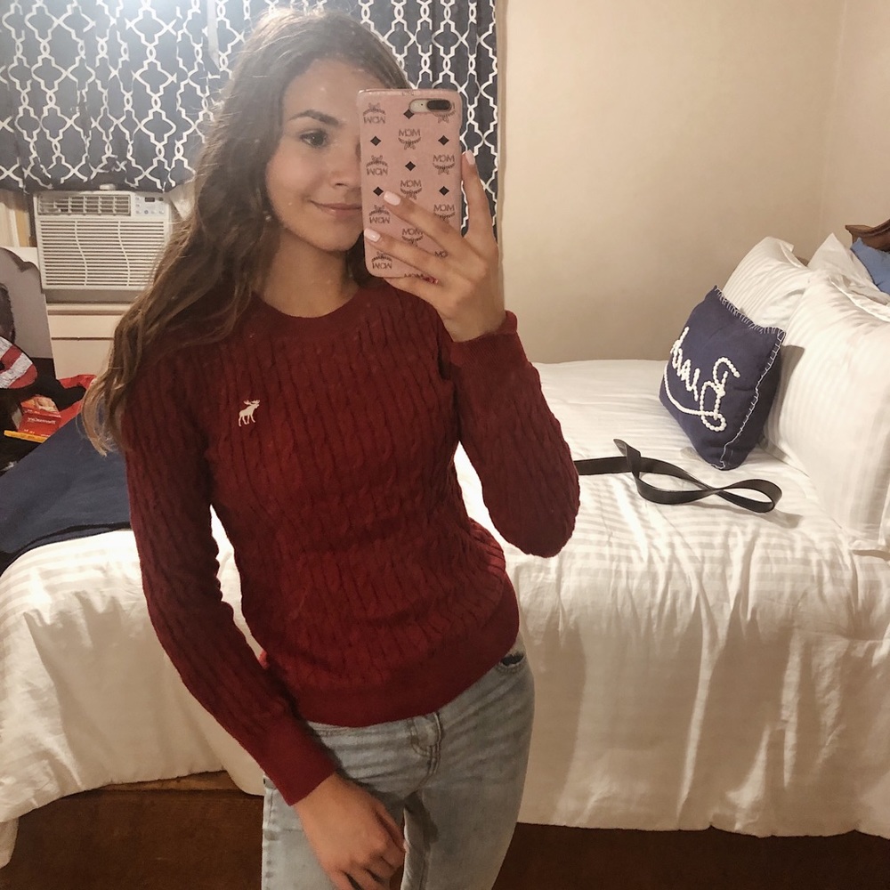 Abercrombie & Fitch sweater